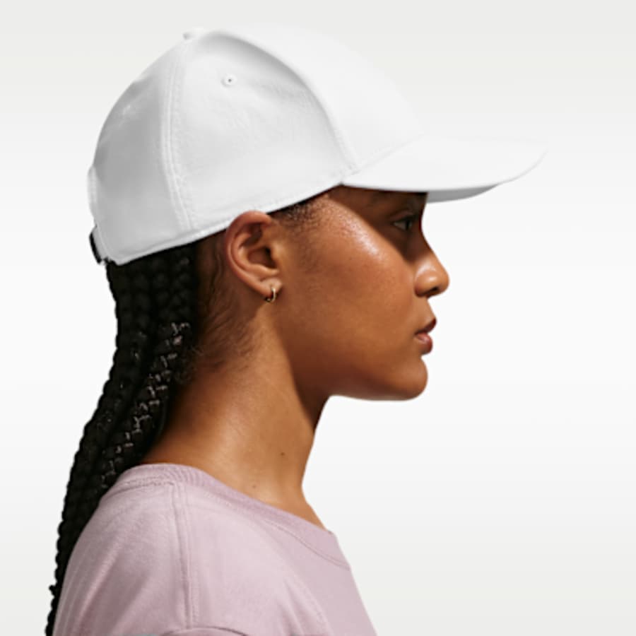 Nike Dri-FIT Club Structured Metal Logo Cap - Beyaz Kombin