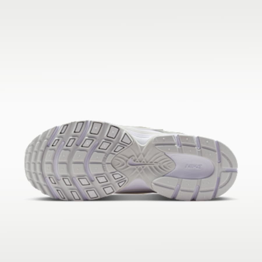 Nike V5 RNR Kadın Ayakkabı with Reflective Accents - Beyaz